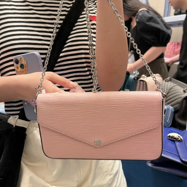 LV 三合一粉捡漏