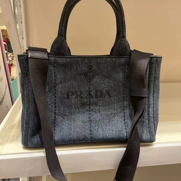 Prada 黑包可手提肩背