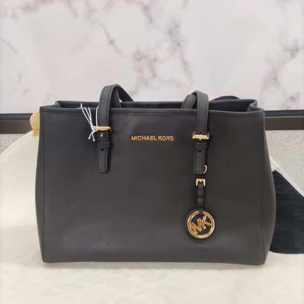 SecondHand🔥（MK Brand） Michael Kors Large Handbag, Elegant Tote with Shoulder Strap, Nearly New Condition