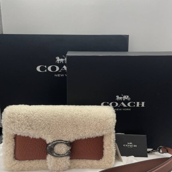 SecondHand🔥（C Brand） Wool Tobby Shoulder Bag, Elegant Coach Design, 99% New, Complete Set with Box, Dust Bag & Strap
